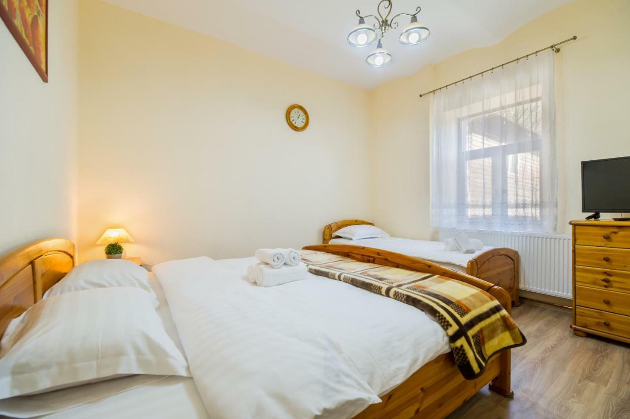 Apartment Carol Private Yard With Barbeque And Parking Sinaia Luaran gambar